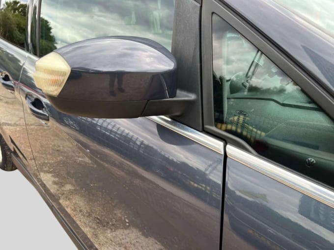 2025 Ford Grand C-max