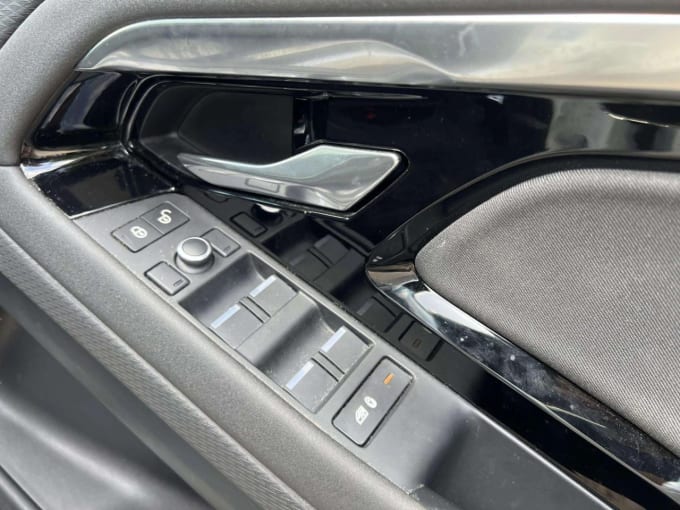 2025 Land Rover Range Rover Evoque