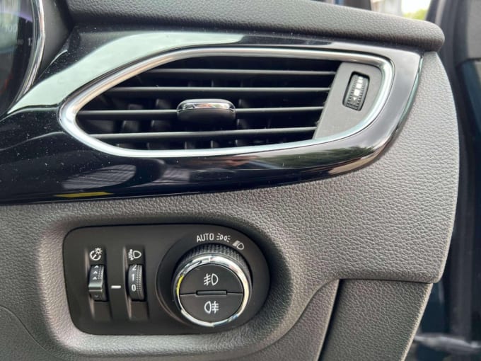 2025 Vauxhall Astra