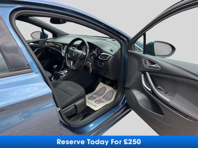 2025 Vauxhall Astra