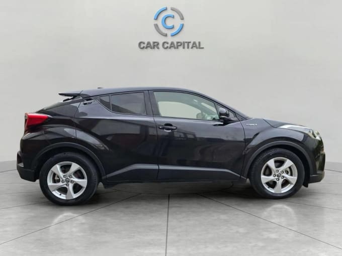2025 Toyota C-hr