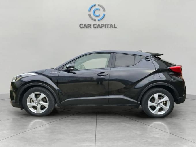 2025 Toyota C-hr