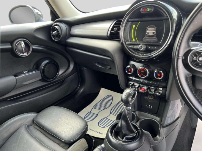 2025 Mini Hatch