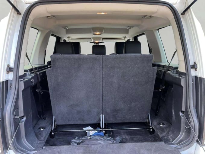 2025 Land Rover Discovery 4