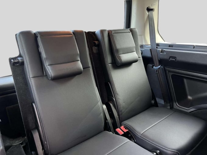2025 Land Rover Discovery 4