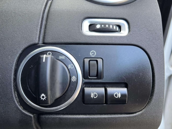 2025 Land Rover Discovery 4