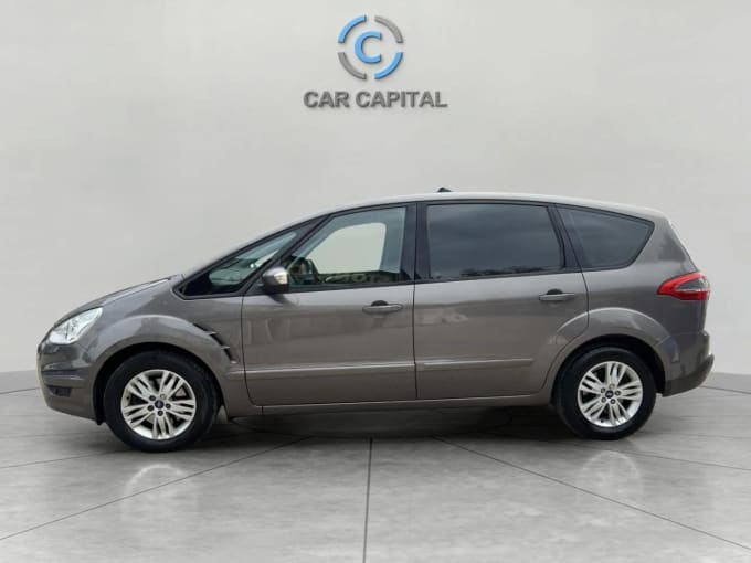 2025 Ford S-max