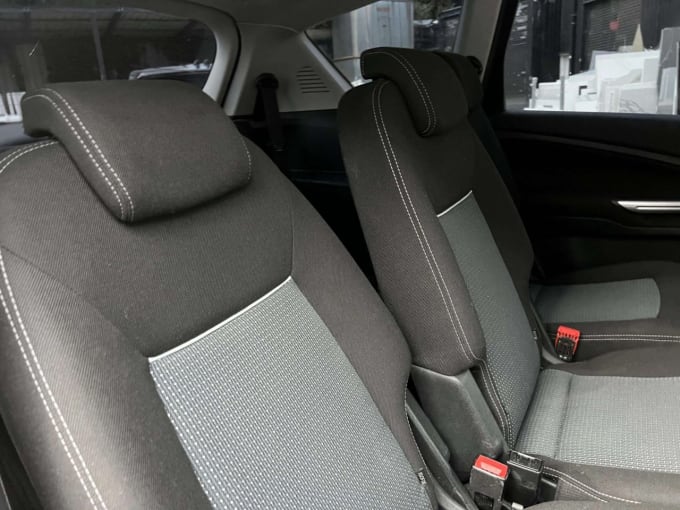2025 Ford S-max