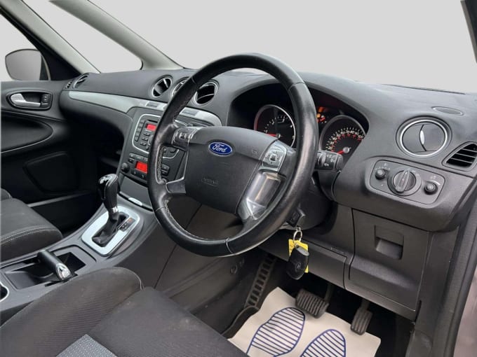 2025 Ford S-max