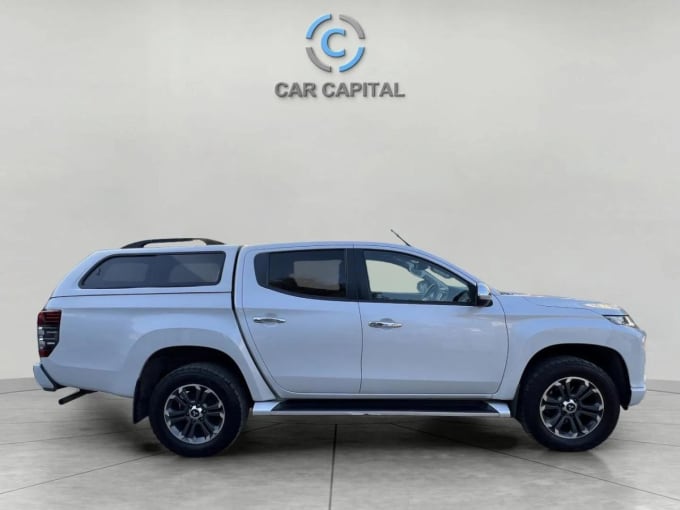 2025 Mitsubishi L200