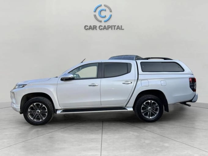 2025 Mitsubishi L200