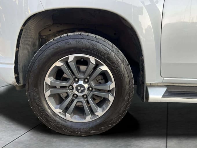2025 Mitsubishi L200