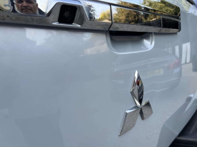 2025 Mitsubishi L200