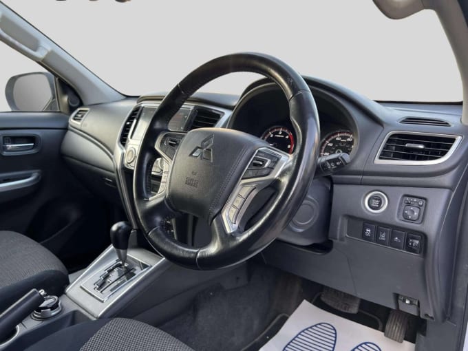 2025 Mitsubishi L200