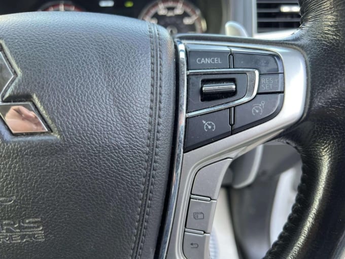 2025 Mitsubishi L200