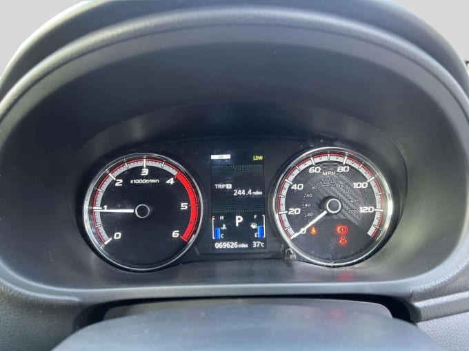 2025 Mitsubishi L200