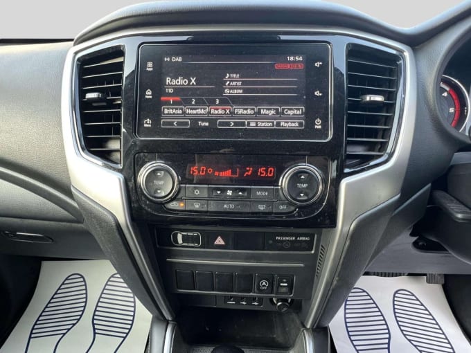2025 Mitsubishi L200