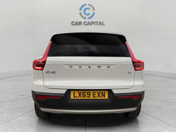 2025 Volvo Xc40