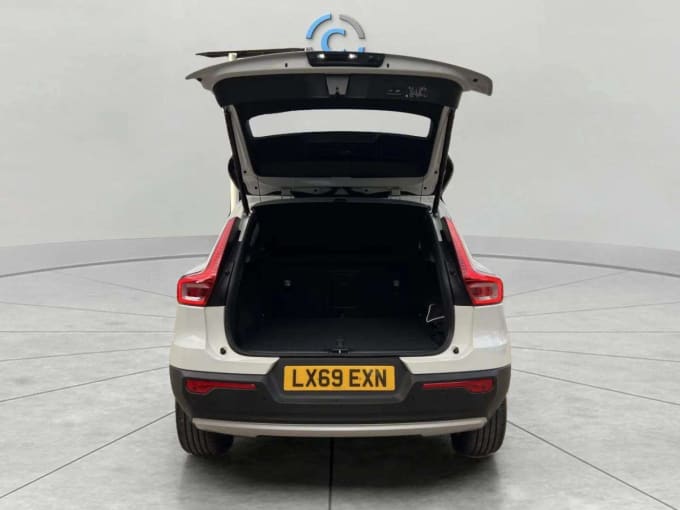 2025 Volvo Xc40