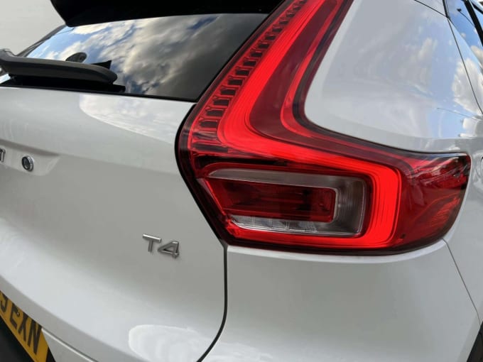 2025 Volvo Xc40