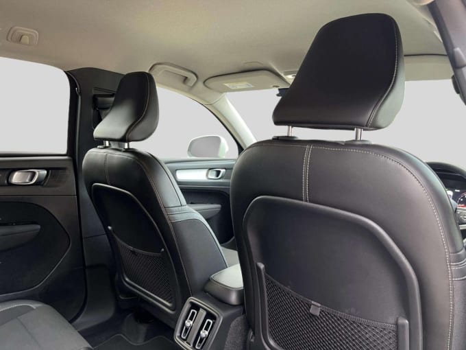 2025 Volvo Xc40