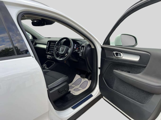 2025 Volvo Xc40