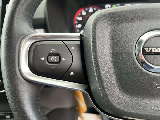 2025 Volvo Xc40