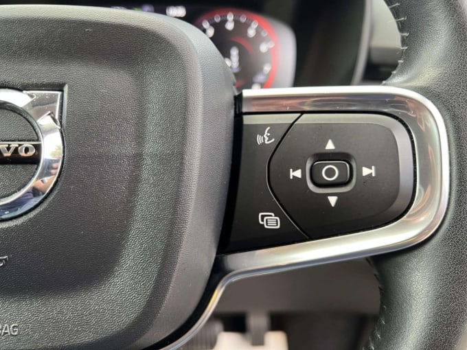 2025 Volvo Xc40