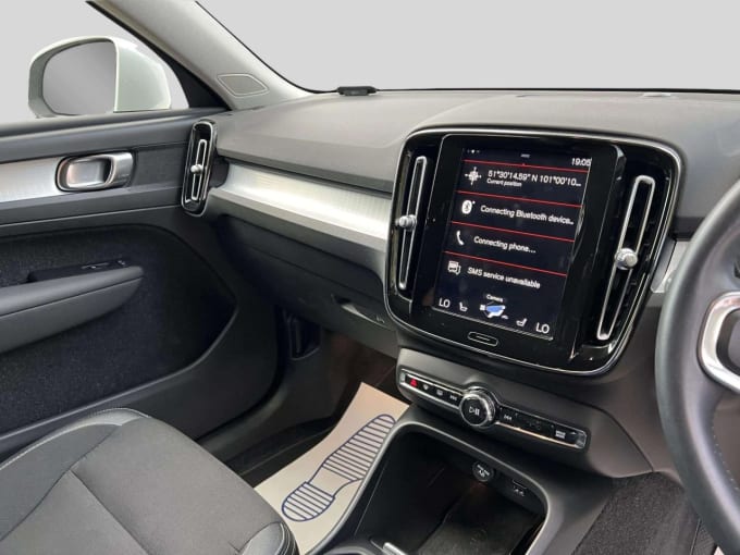 2025 Volvo Xc40