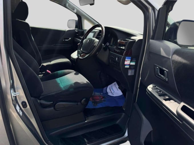 2025 Toyota Alphard