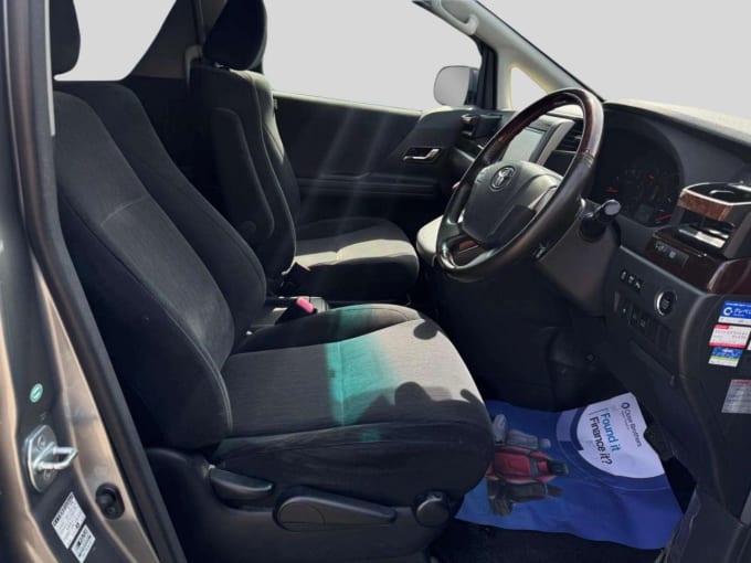 2025 Toyota Alphard