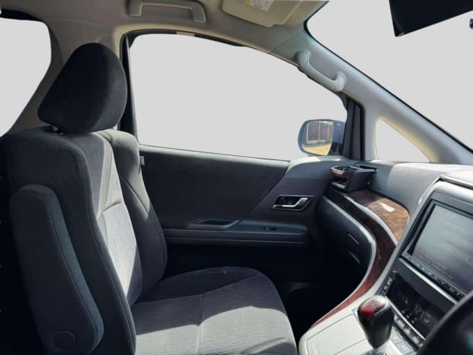 2025 Toyota Alphard