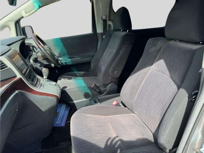 2025 Toyota Alphard