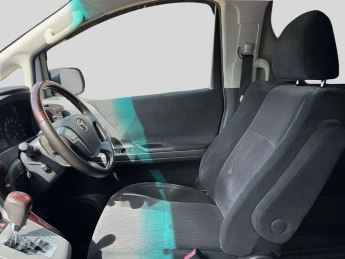 2025 Toyota Alphard