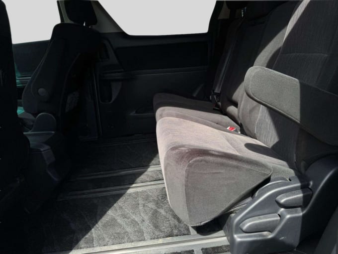 2025 Toyota Alphard