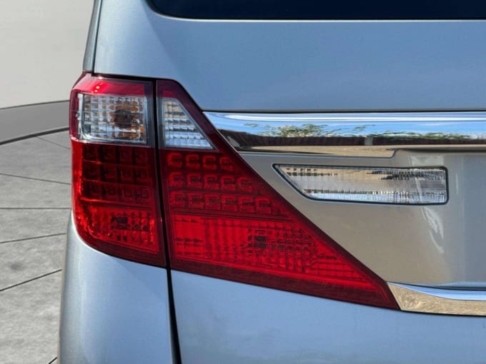 2025 Toyota Alphard