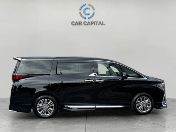 2025 Toyota Alphard