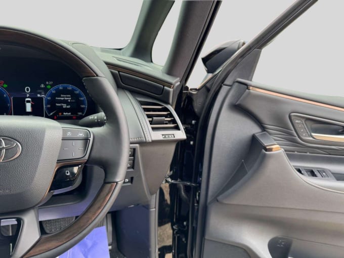 2025 Toyota Alphard