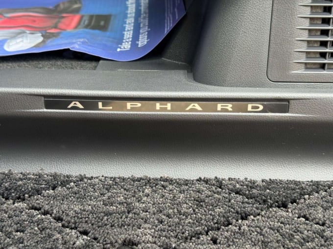 2025 Toyota Alphard