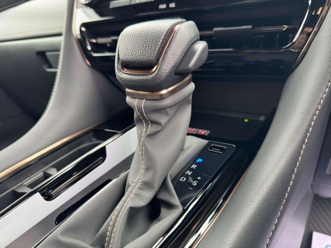 2025 Toyota Alphard