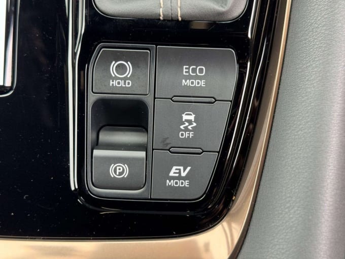 2025 Toyota Alphard