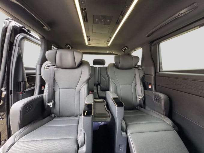 2025 Toyota Alphard