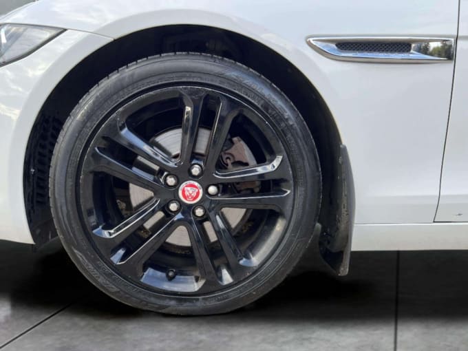 2025 Jaguar Xe
