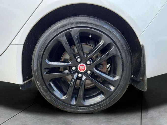 2025 Jaguar Xe