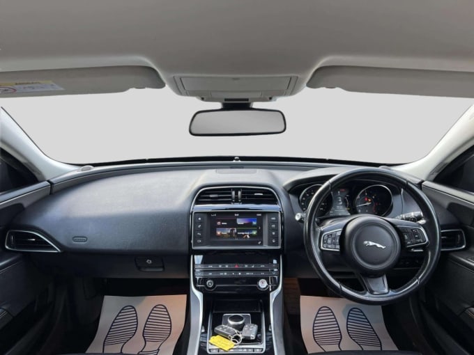 2025 Jaguar Xe