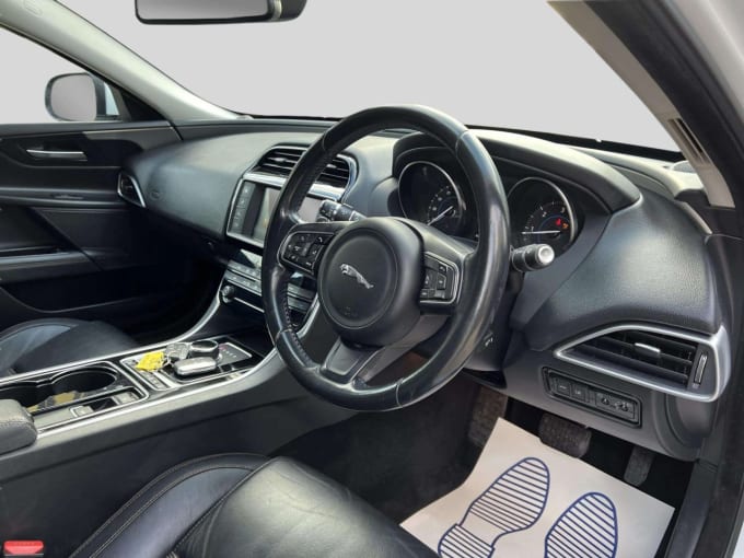2025 Jaguar Xe