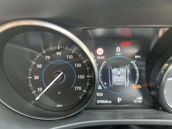 2025 Jaguar Xe