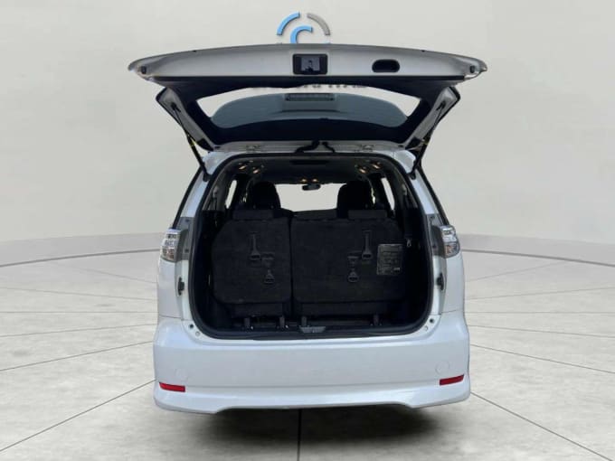 2025 Toyota Estima