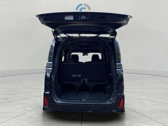 2025 Toyota Voxy/noah