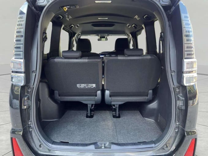 2025 Toyota Voxy/noah